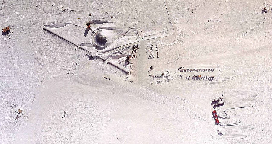 An aerial view of the Amundsen-Scott station